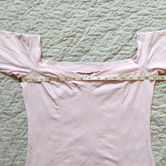 Baby pink romantic square neck Guess top, women's size L fits like size M - Picture 3 of 5